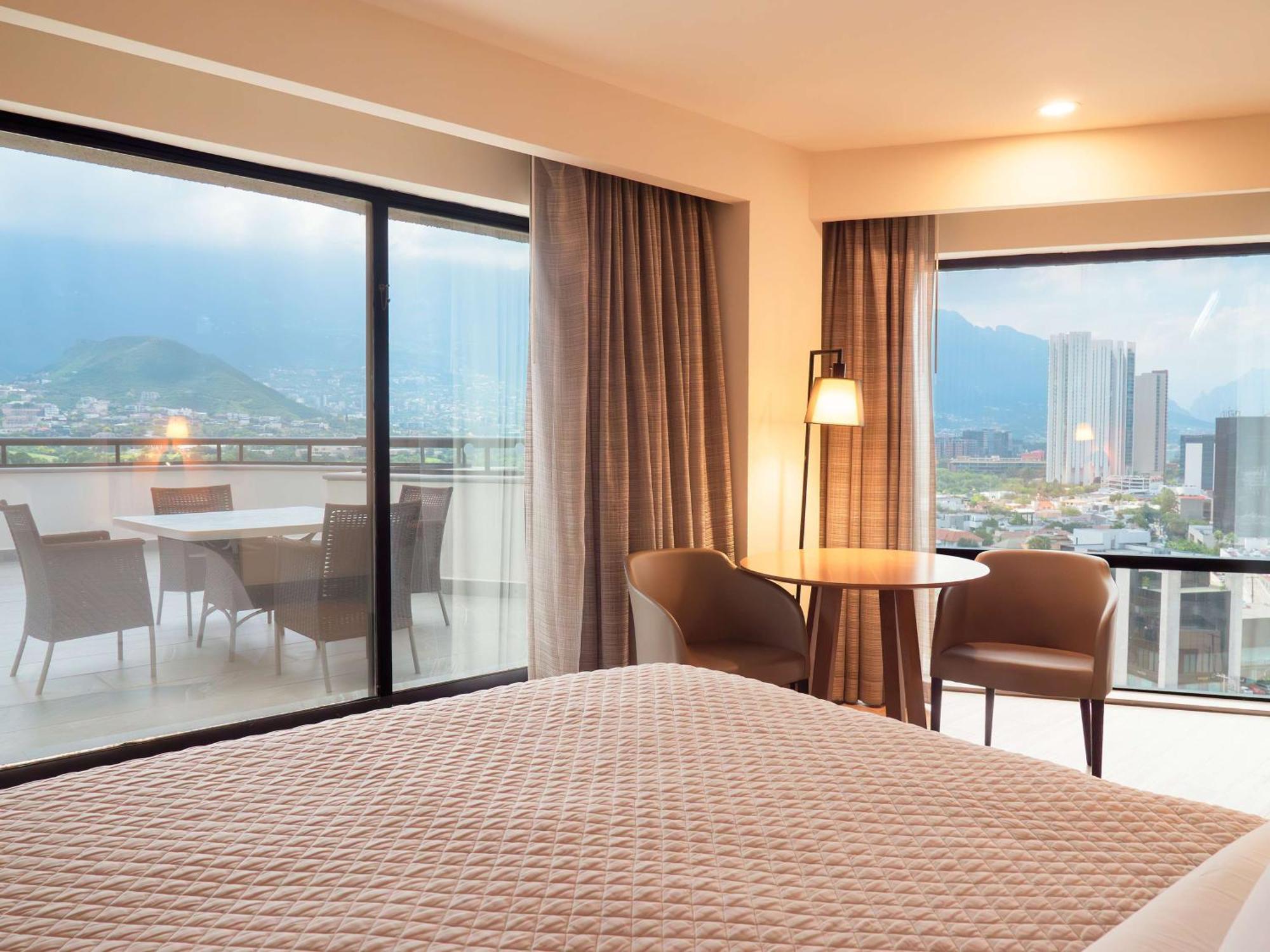 Ms Milenium Monterrey Curio Collection By Hilton Hotell San Pedro Garza Garcia Eksteriør bilde